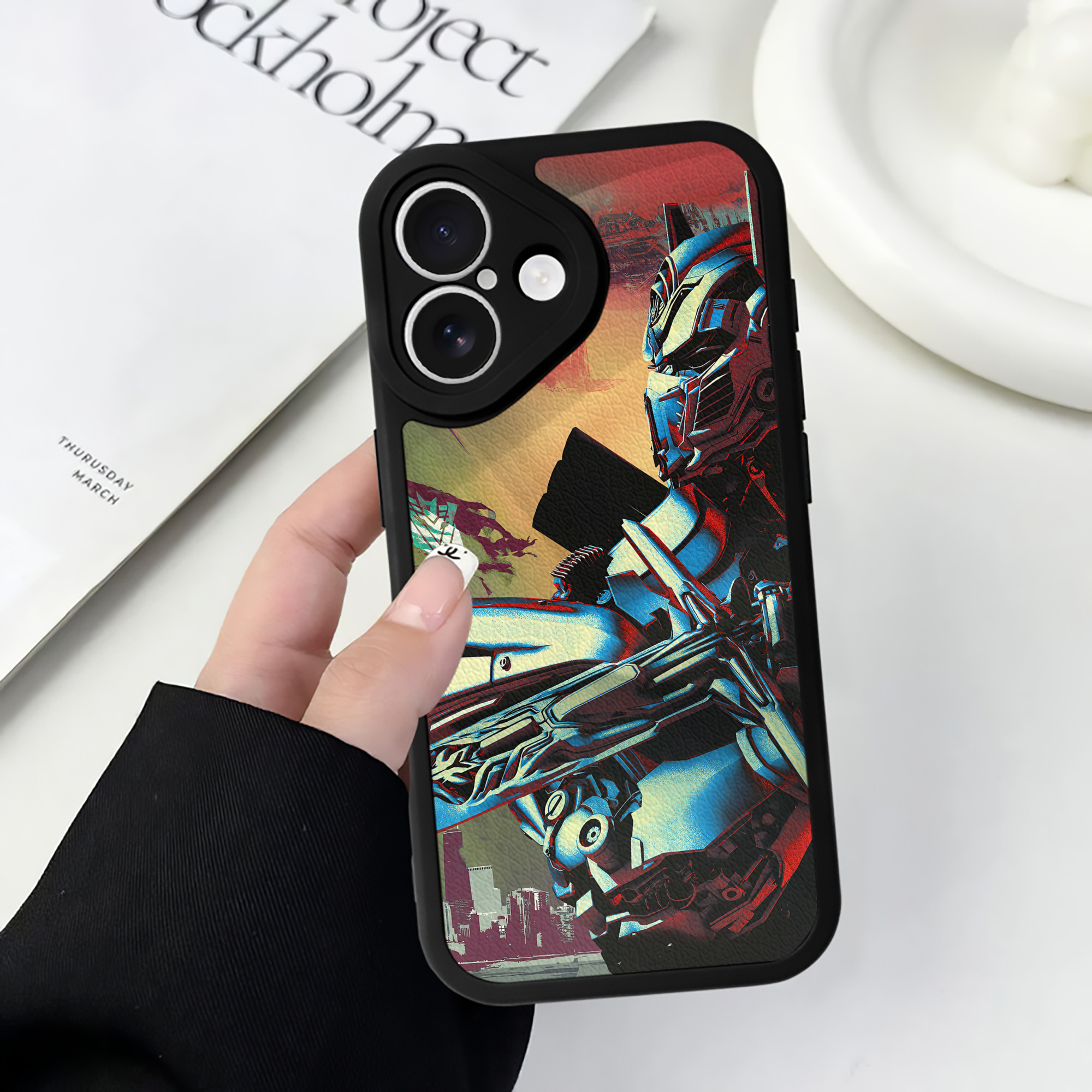 （画像用） Transformers トランスフォーマー 【iPhone 16シリーズ対応】シリコンスマホケース（レザー調） 材質：シリコン